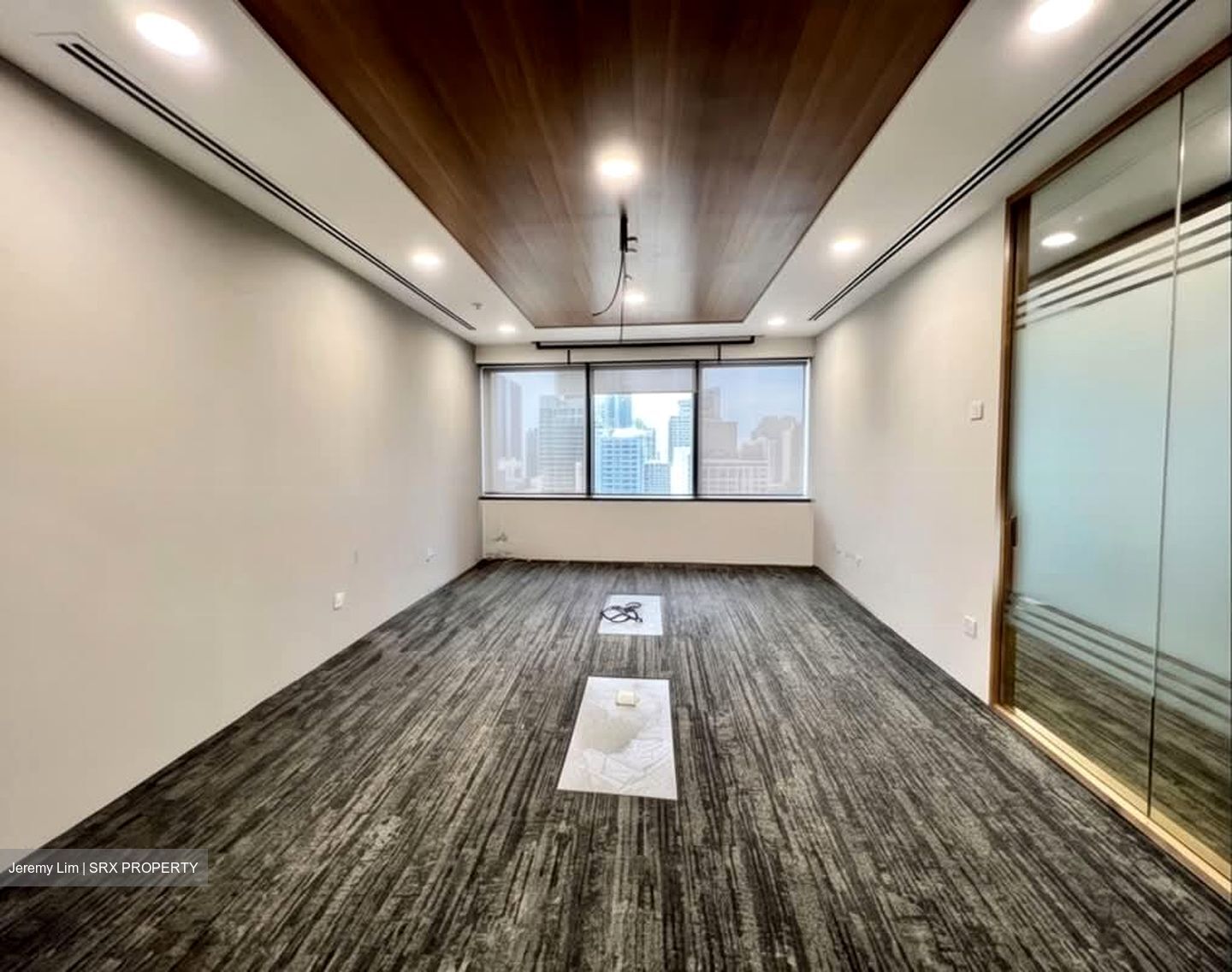 Oue Downtown (D1), Office #552725611